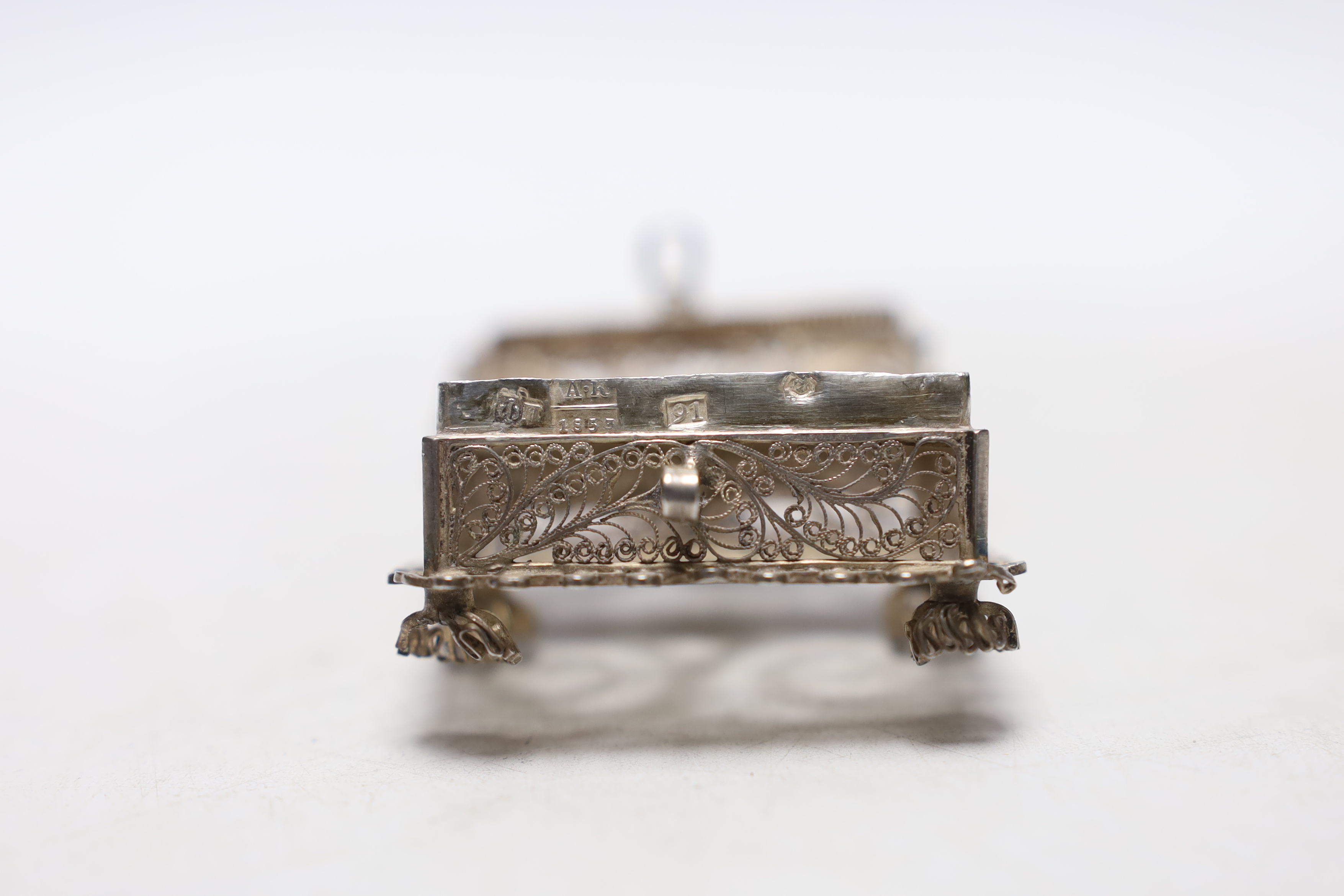 A mid 20th century Russian 91 zolotnik filigree miniature casket, assay master Alexai Kulikov?, Moscow, 1853, 47mm.
